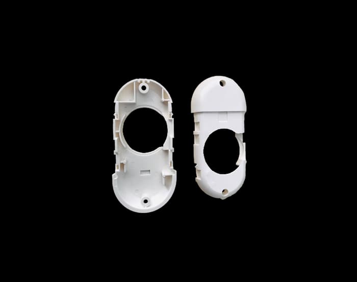 Magnetic plastic parts for doors and windows